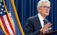 美联储主席鲍威尔向继任者提议：与美国政治“划清界限”