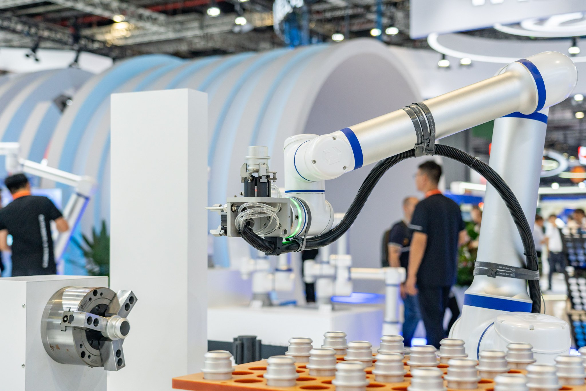 IPO雷达| 钶锐锶科创板IPO迷局:应收账款恶化为冲业绩?