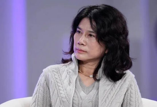 卸任格力电子要职,70多岁董明珠再“放权”