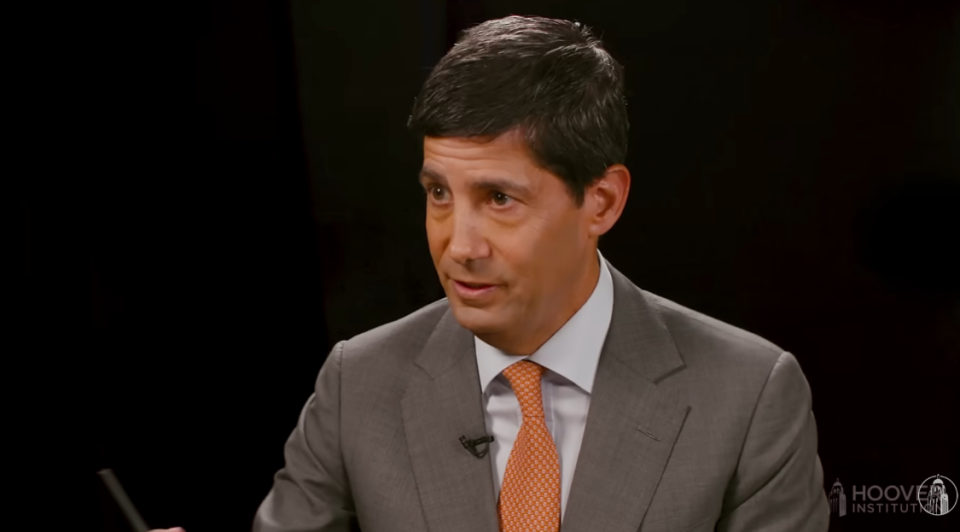 金银史诗级大跳水!贵金属一夜变天,要不要抄底?