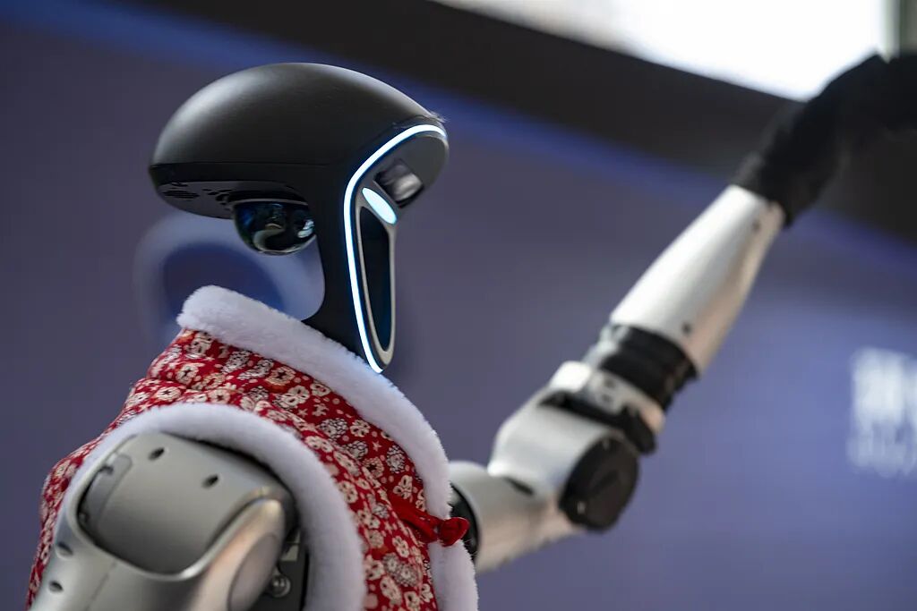 机器人扎堆抢春晚:1亿元出场费里的退出与“破防”