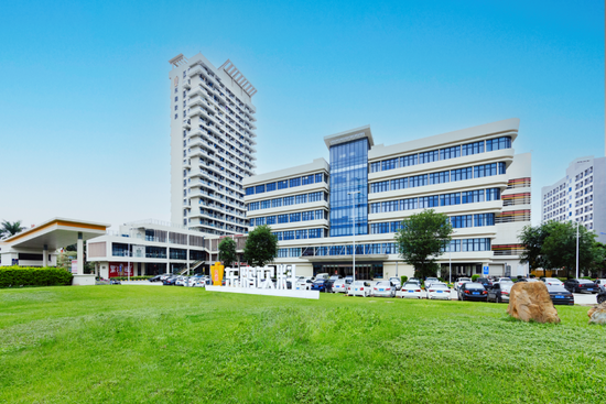 东鹏饮料成功登陆港交所:募资超百亿市值超千亿 中国能量饮料市场第一