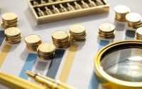 沪指再度跌破3900点，机构：短期震荡不改慢牛长牛格局