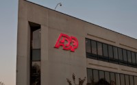 ADP 利润、营收双双增长，上调全年业绩预期