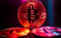 比特币结束五个月连跌 伊朗局势缓和预期升温
