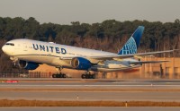 美联航空乘人员批准了薪资上调31%及登机津贴的协议