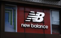 销售额暴涨19%，New Balance凭“老爹鞋”逆袭耐克