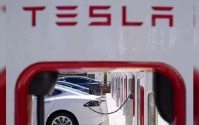 特斯拉高管表示正在加紧招聘，以支持马斯克扩大太阳能战略