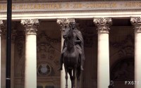英银暗示3月降息，但需警惕服务通胀