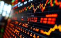 多位牛散持仓曝光：葛卫东家族221亿持仓现身兆易创新等科技板块 章建平46亿卖掉寒武纪，35亿重仓稀土龙头