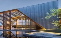 中国铁建地产掉出千亿阵营后，2025年净利亏损31亿，孙洪军难挽颓势？