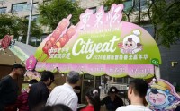 金融街嘉年华东来顺排长队，游客：吃的就是羊肉，“太香了”！