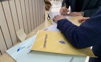 楼市回暖！上海二手房交易中心乌泱泱挤满人，单日成交可达上千套！中介：近期房东反而不着急了，买房人着急