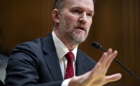 美国贸易代表称政府仍在考虑芯片关税 以提振国内芯片制造
