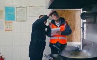 阳光财险：护航餐饮安全 守护舌尖幸福年味