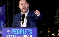 能源价格飙升，国会民主党人要求继续禁止印度购买俄油