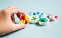 药监局：中国药品审评标准已全面实现和国际标准对接