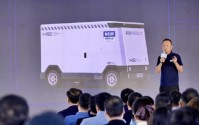 新石器发布“来电岛”无人车运营中心，目标3年落地100+城市