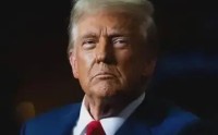 特朗普称正与约翰逊、图恩合作，为移民执法人员争取拨款