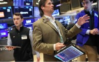 盘前：纳指期货跌0.66% 金价大幅走高