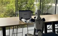 宇树科技和阿里将有出海战略级合作：宇树机器人上手阿里电脑打字 或将落地速卖通