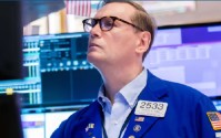盘前：纳指期货涨0.5% 今晚市场迎三场考验