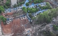 视频|航拍浏阳烟花厂爆炸事故现场，总台记者直击