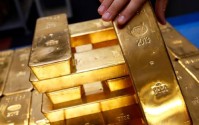 美联储公布决策后金价延续跌势，此前触及逾一个月最低