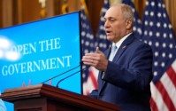 斯卡利斯：共和党仍有望在2026年中期选举中赢得众议院