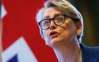 英国呼吁霍尔木兹海峡免费通行，并称黎巴嫩必须纳入伊朗停火协议