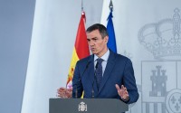 西班牙首相专机发生故障 紧急降落土耳其