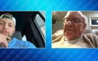 900万美元落槌 巴菲特联手库里同框重启慈善午餐，翻倍配捐收官