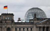 欧元EURUSD警报拉响：德国增长腰斩，通胀反扑正在逼近临界点，ECB“鹰而不动”