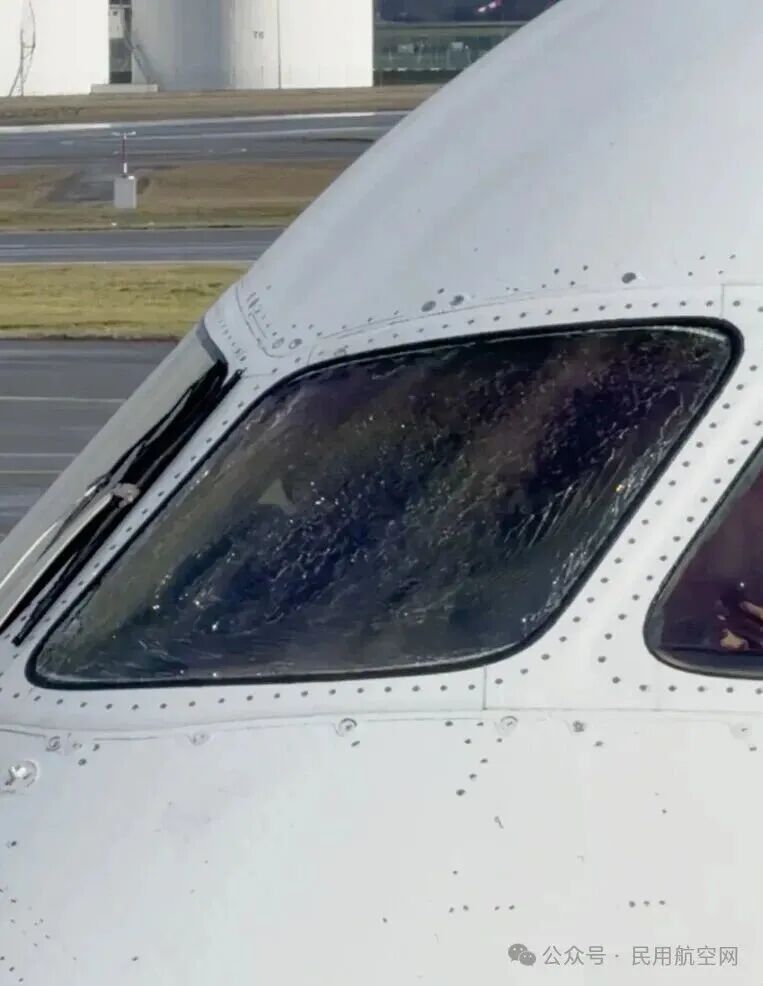 驾驶舱风挡破裂紧急返航,海航致歉