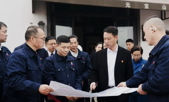 方威：建议给每名普通员工发2万红包