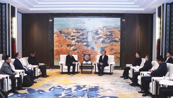 苏州市委书记范波、市长吴庆文会见尹同跃