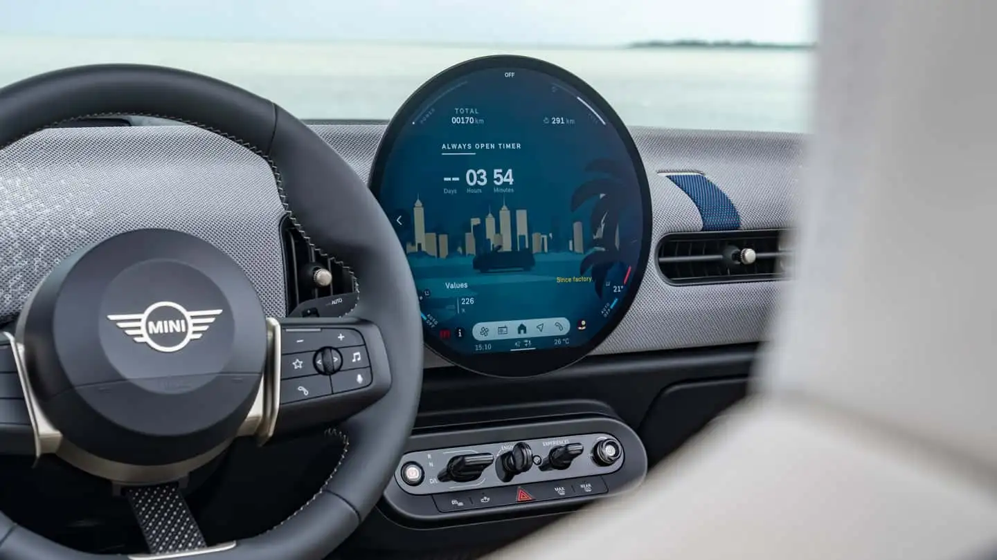 MINI 品牌确认不会取消车内实体按键：过度追求数字化会失去连接感