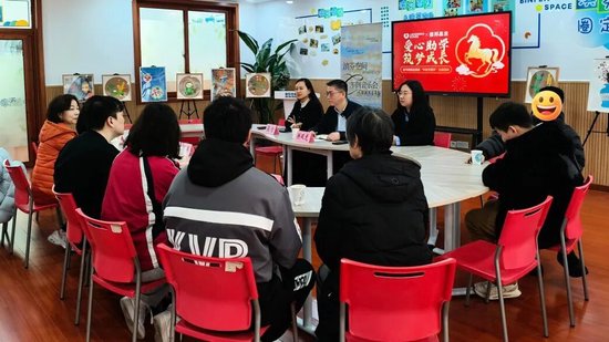 温暖身边人 | 德邦基金携手上海市慈善基金会虹口区代表处、虹口区北外滩街道开展“手拉手助学”公益