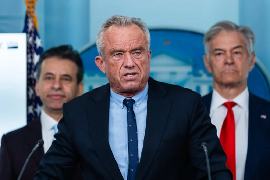 小罗伯特・F・肯尼迪的盟友瞄准各州,试图废除学龄儿童疫苗强制令