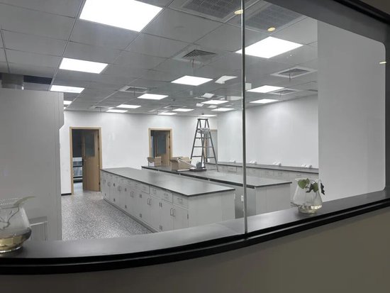 肿瘤药断供数月，患者“自费1万多元1瓶还买不到”！知名药企大门被贴封条，部分办公室已清空