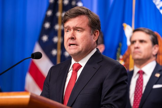 特朗普政府制裁负责人因与贝森特关系紧张即将离职