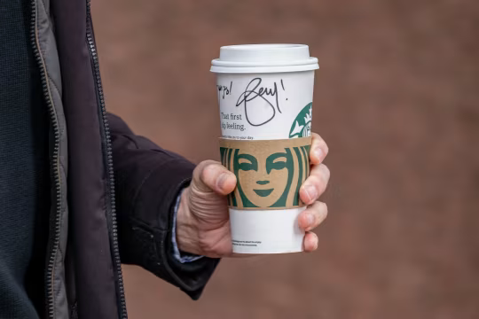 星巴克需要你在下午买一杯冰萃饮品