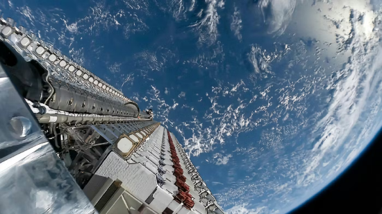 亚马逊威胁逼近，SpaceX星链低价“抢地盘”