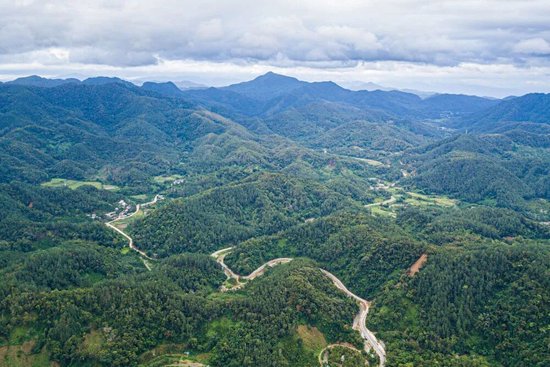 何为正确政绩观？新华社推出重磅通讯