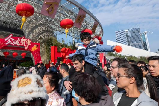 60亿词翻译+5万岗位:技术向下如何支撑体验向上?