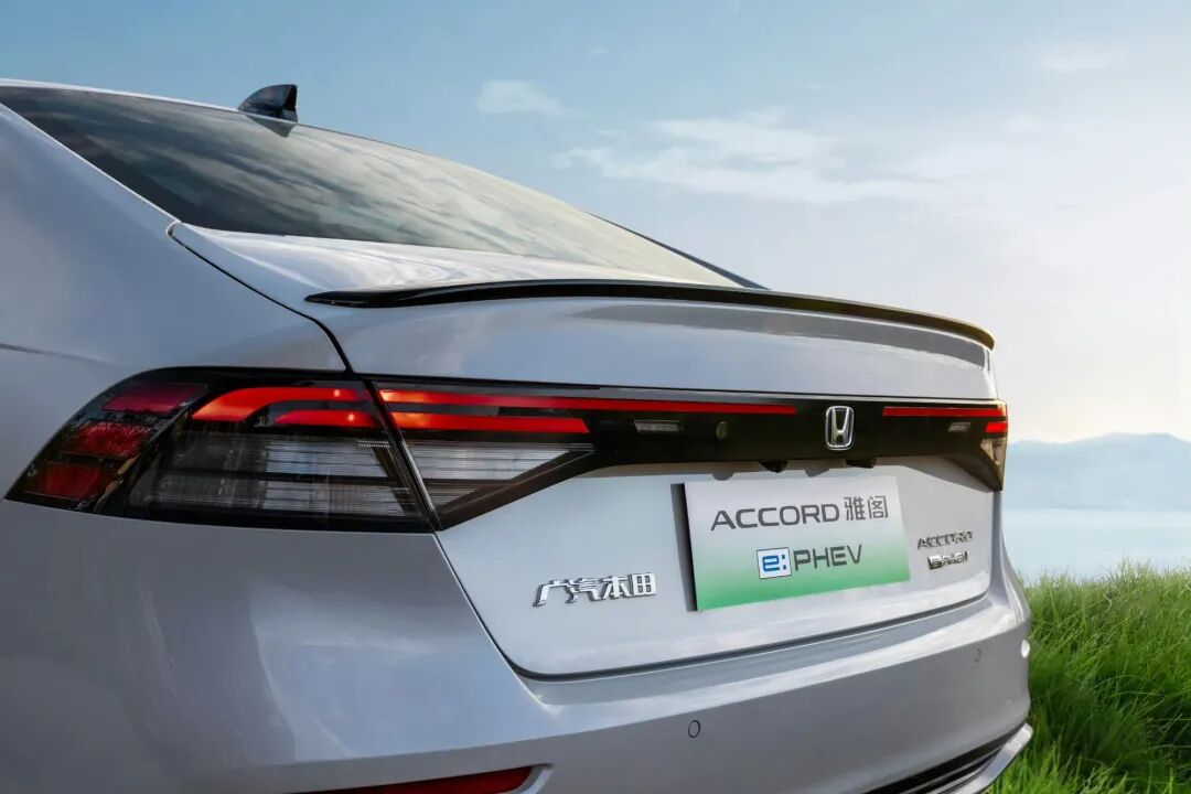 合资车企马年“开跑”,雅阁插混版直降10万