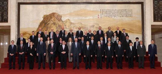 视频 | 默茨访华杭州行：强脑科技韩璧丞亮相中德企业交流活动