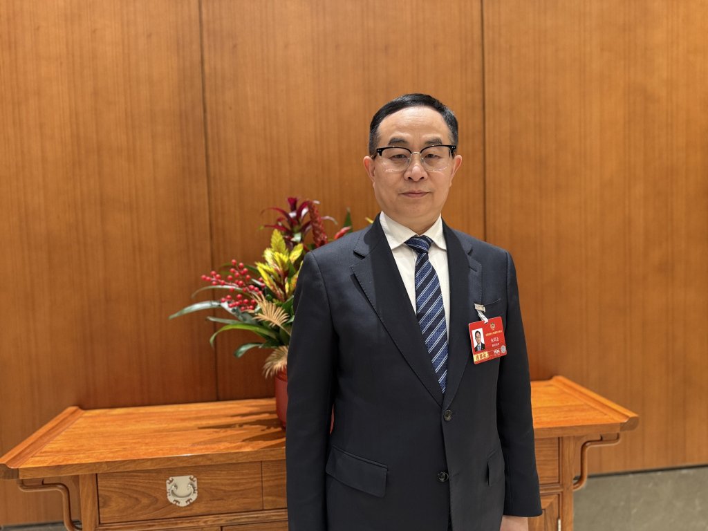 朱同玉委员建议：医生薪酬不得与创收挂钩，“不该开的刀不开”