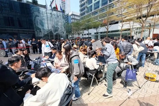 “养虾”制造的“全民焦虑”,底层传播逻辑是?