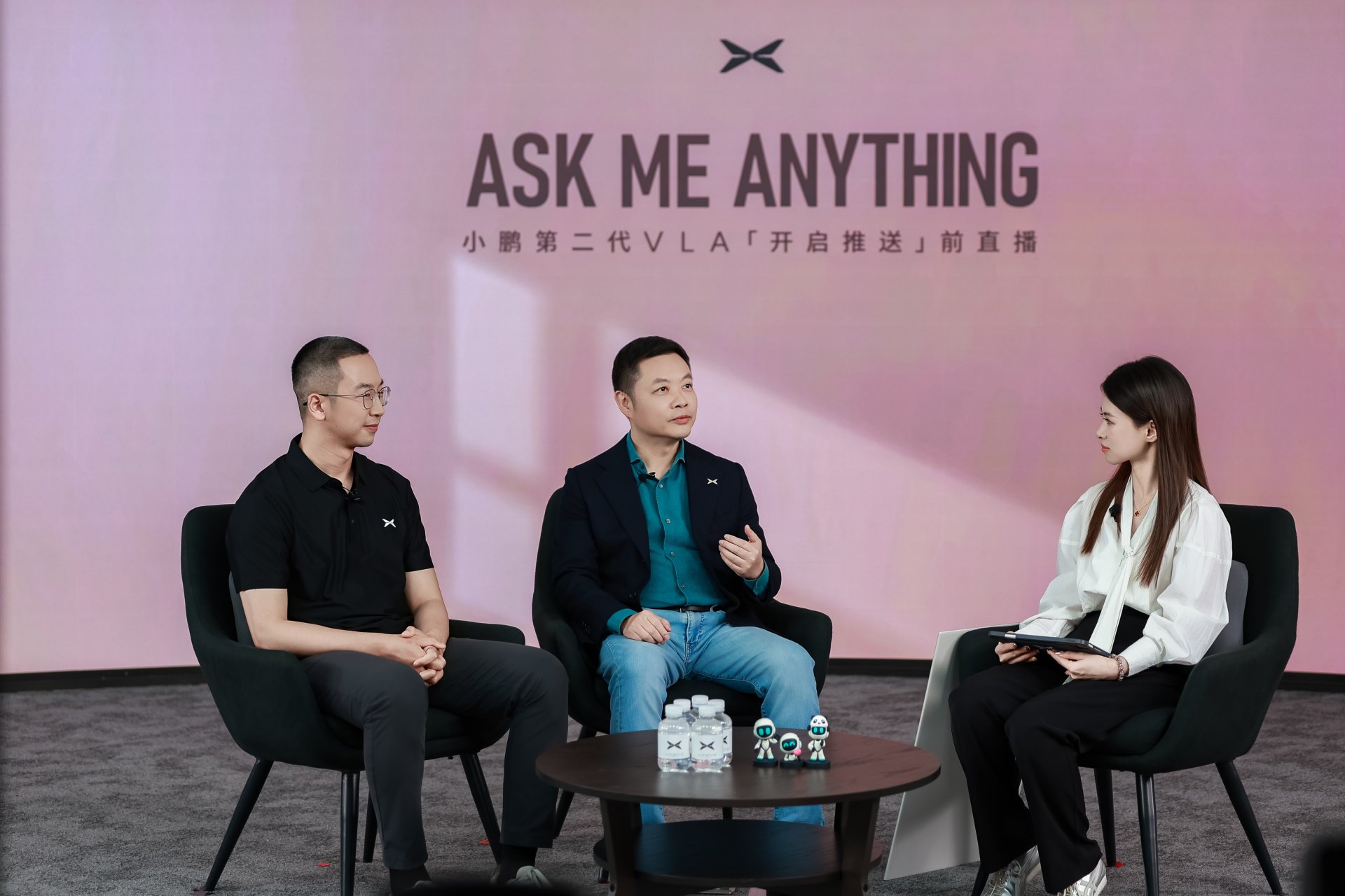 每月 3 亿连续烧钱!小鹏第二代 VLA 即将推送,何小鹏直言 “曾心慌”